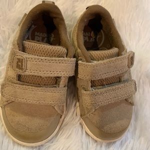 Baby Boys Stride rite size 4.5W sneaker